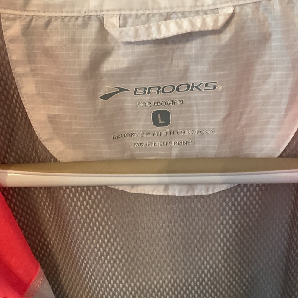 Brooks Light Weight Rain Jacket - image 4